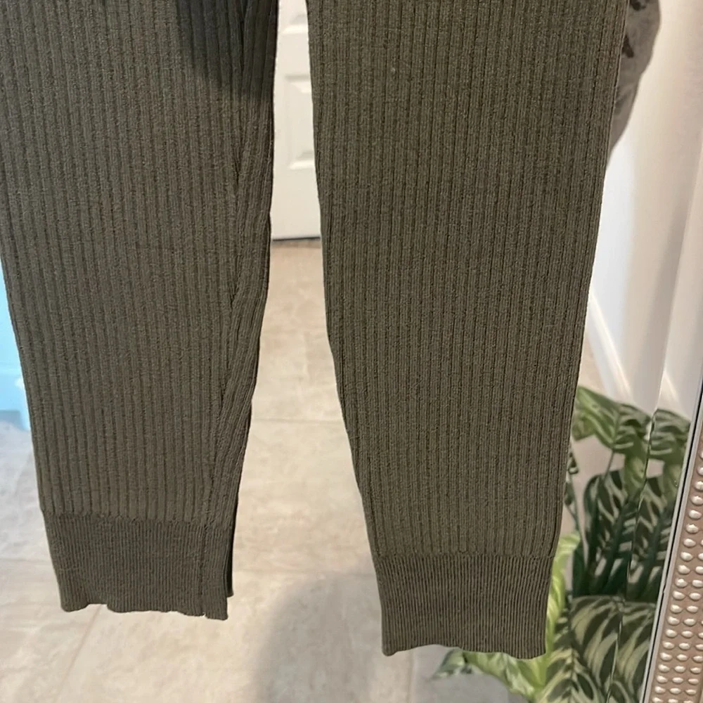 2 piece matching Ribbed Set - Picture 7 of 9